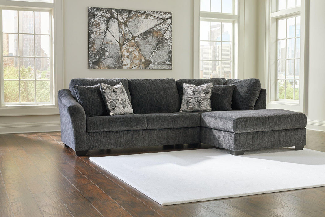 Biddeford 2-Piece Sectional with Chaise