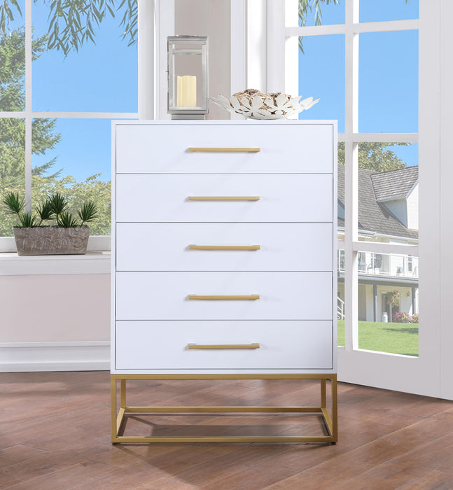 Maxine White / Gold Chest